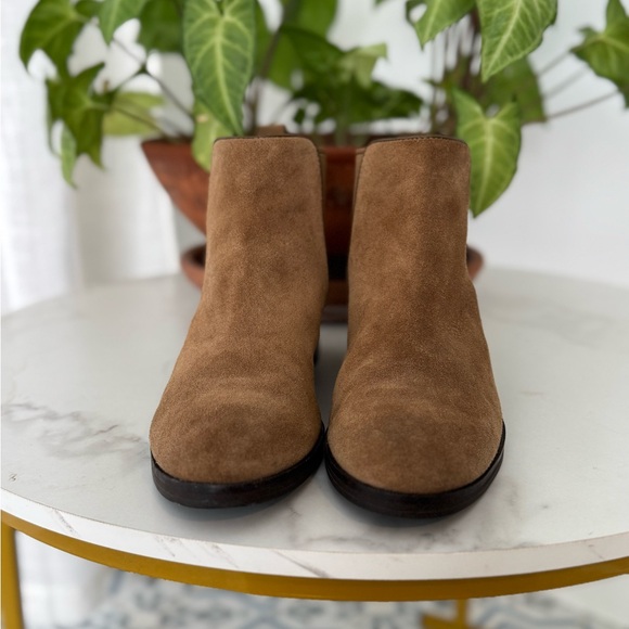 Cole Haan 7 Brown Suede Booties Ankle Pull on Boots - Picture 2 of 8